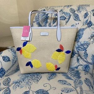 Kate Spade straw lemon tote. NWT, smoke free home